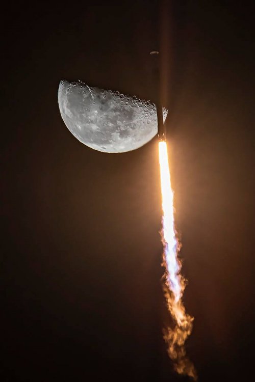 2039684100_Falcon9-Moon-4Feb21.thumb.jpg.447a6e411b0c2704f86379064ec8adac.jpg