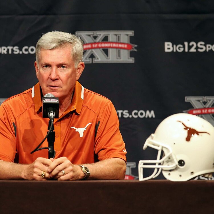 mack_brown.thumb.jpg.94191b5e5b8b1eaf653a6a5fa6f71e6c.jpg