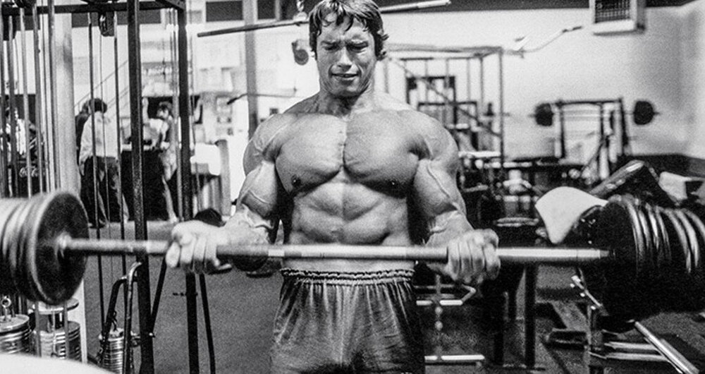 Arnold-Schwarzenegger-Old-School-Equipment.jpeg