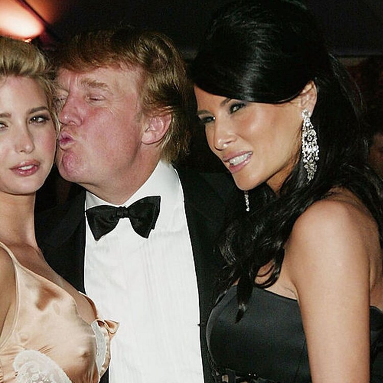 0_Donald-Trump-Ivanka-and-Melania-Knauss.thumb.jpg.e66de34b10cfada466bfb3bec1a51b11.jpg