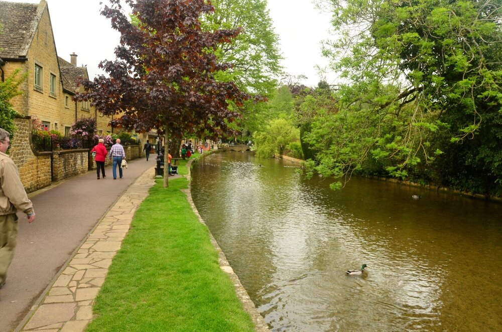 1734256317_Bourton-on-the-Water2.thumb.jpg.d11dd71795fbb08d1bb369601b2a1de8.jpg