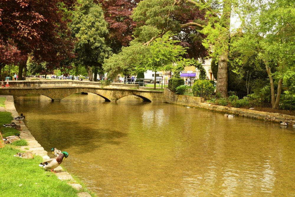 1928286094_Bourton-on-the-Water4.thumb.jpg.6a3395b3250f4368e164b7559d946ef4.jpg