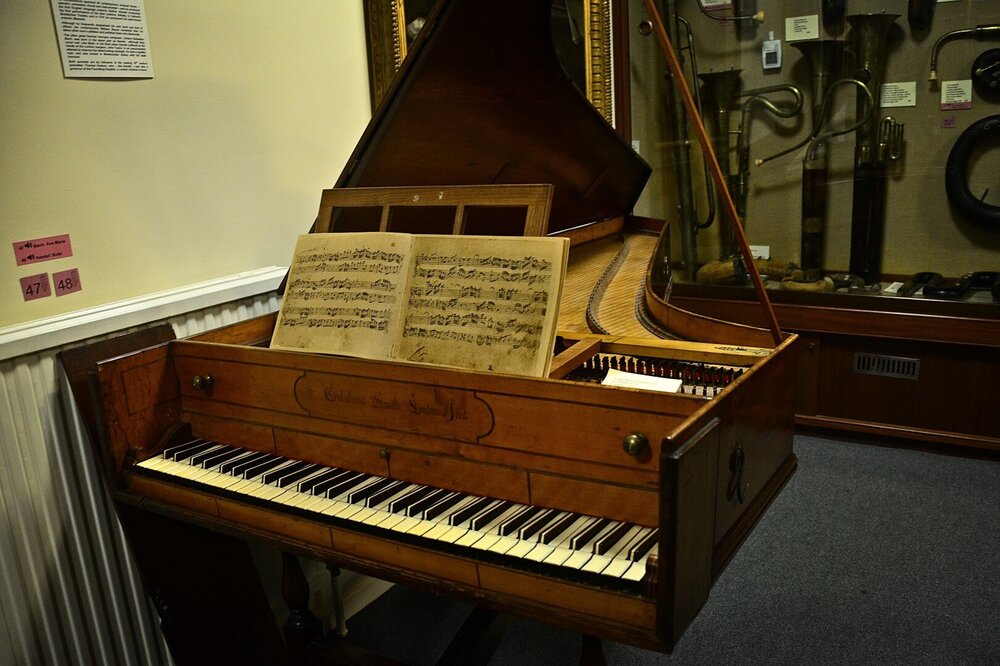 805181890_BateCollectionofMusicalInstruments-Oxford(10).thumb.jpg.6dcd187a2814846e0b40acca488e7aaa.jpg