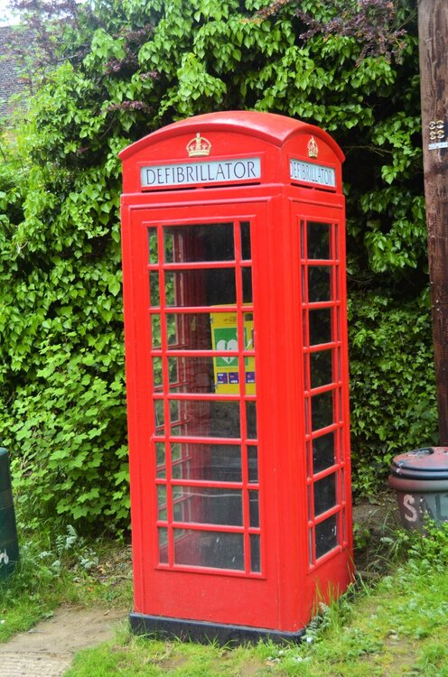 870444616_Phoneboxturneddefibrillator.thumb.jpg.14f44f1854baa2abc6c0c54f247b02db.jpg
