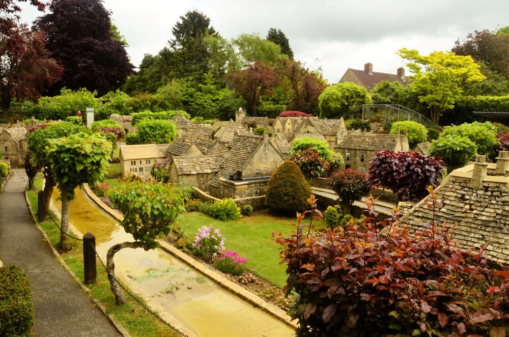 897822834_Bourton-on-the-WaterModelVillage1.thumb.jpg.fd1b80651d781efae3fee9f35dd08171.jpg