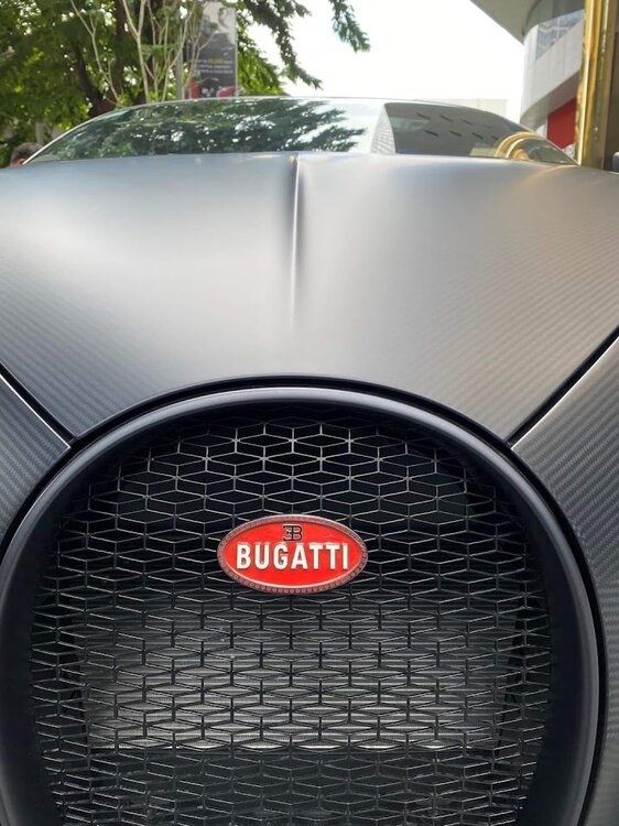 bugatti3.thumb.jpg.43e56db095f0321c342c450856484ba4.jpg