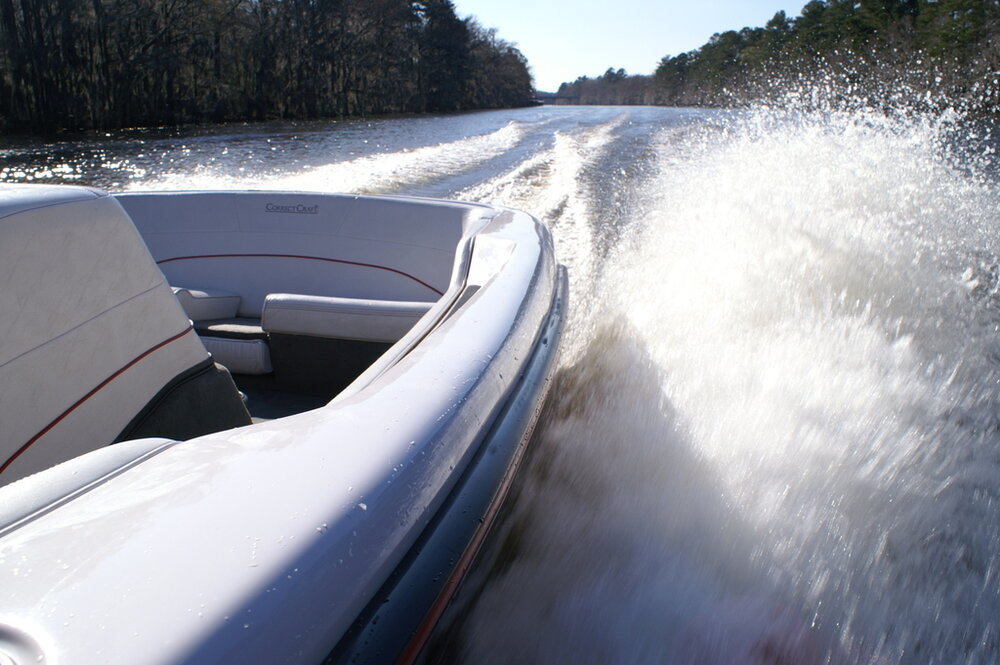 Side shot with wake (26 mph).jpg