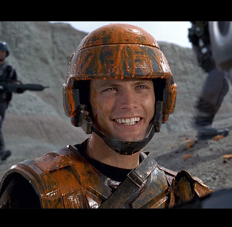 Starship-Troopers-Johnny-Rico_Casper-Van-Dien_Uniform_and-Armor-2-1230470465.jpeg
