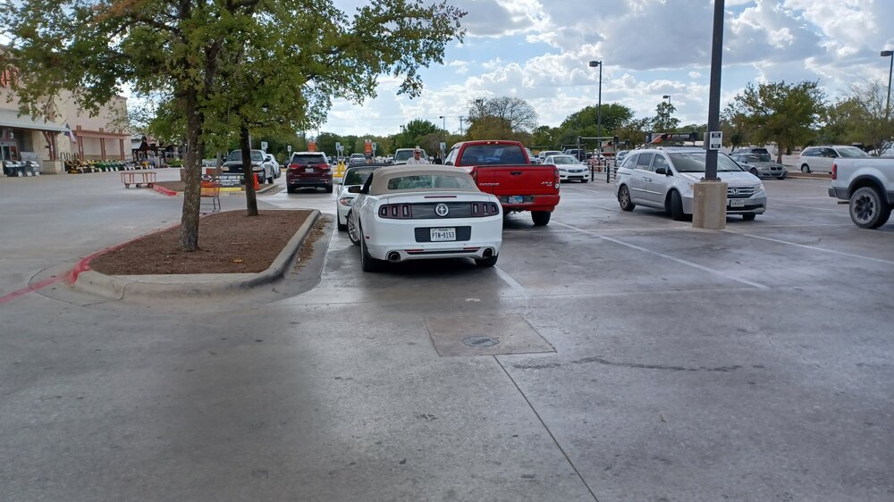 2022 Mustang White (2).jpg