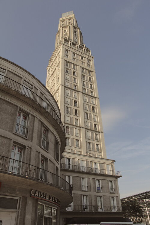 Amiens_-_Tour_Perret_(24407010979) copy.jpeg