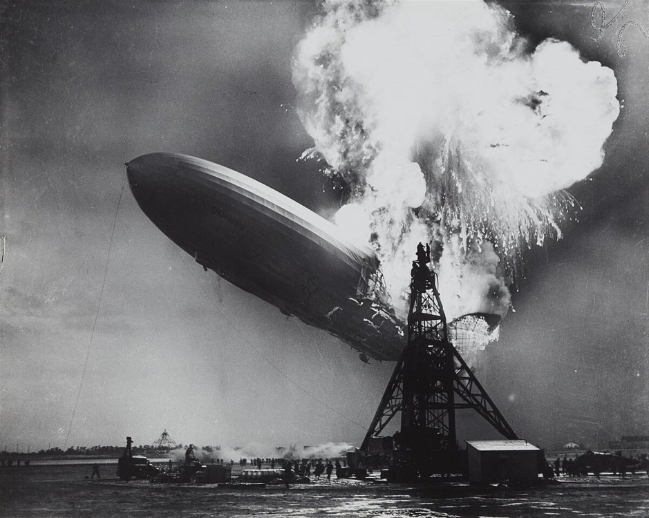 Hindenburg_disaster.thumb.jpg.80411303da3907b4aaca76cf6655ae01.jpg