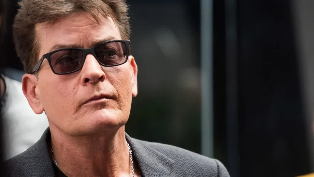 Charlie-Sheen-1024x576.thumb.webp.33b73171054b86d262ae4ab762e39a68.webp