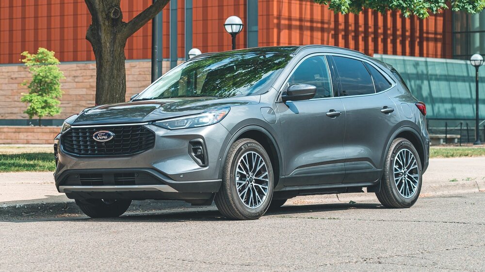 2023-ford-escape-phev-110-64bfd22e1daec.thumb.jpg.013f4549f86be98af8d43fb5f2eb3a59.jpg