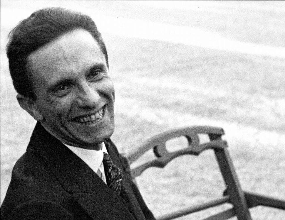 goebbels.thumb.jpg.839d42474d34e222bb716e5f9b877077.jpg