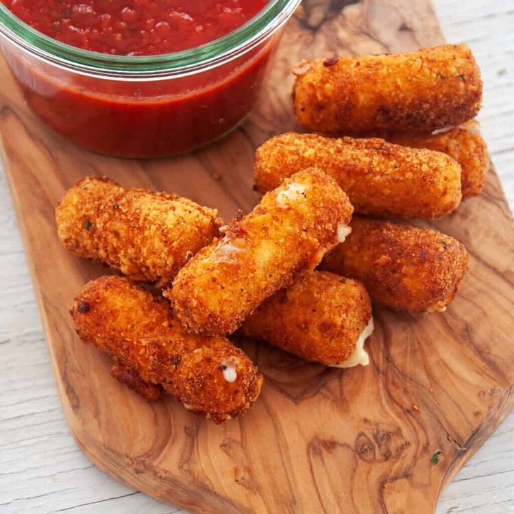 cheese-sticks-1-1024x1024.thumb.jpg.ecc500854ab7f50961e8fe22e3766cc8.jpg